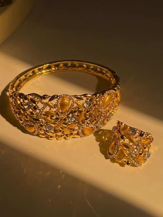 Bold Floral Kara Set